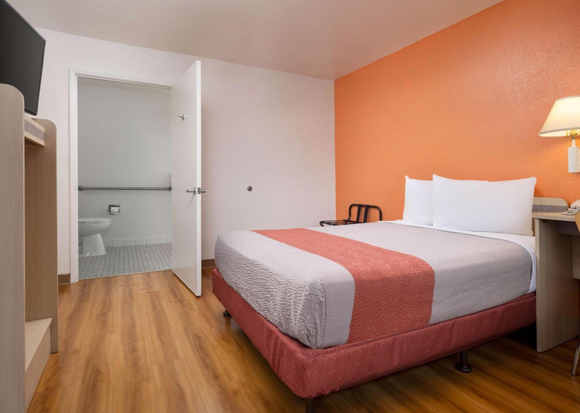 Motel 6 San Luis Obispo, CA - North photo 28