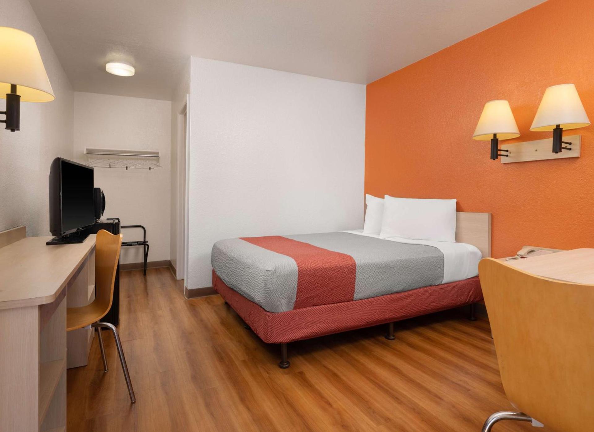 Motel 6 San Luis Obispo, CA - North photo 26