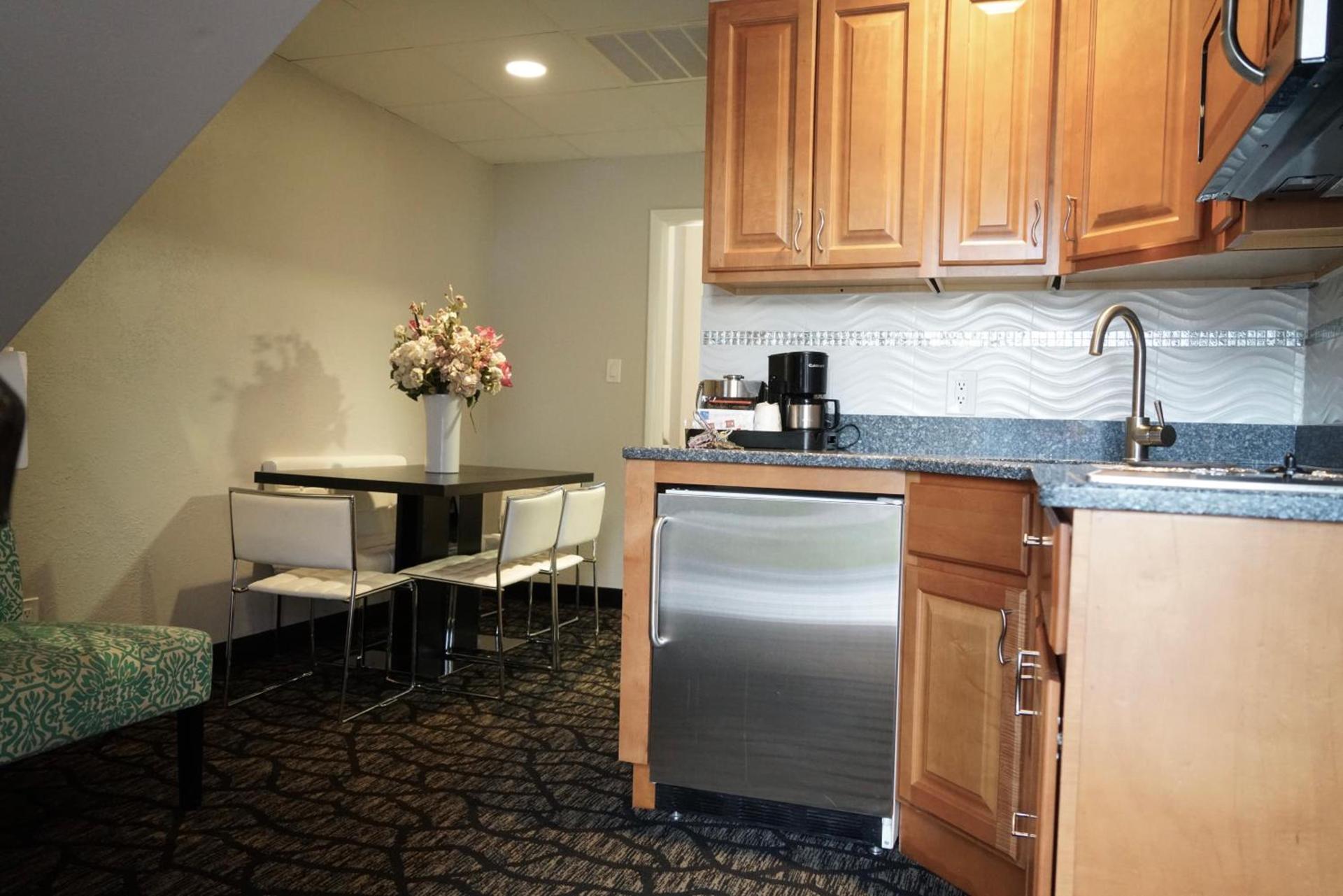 Periwinkle Inn photo 19