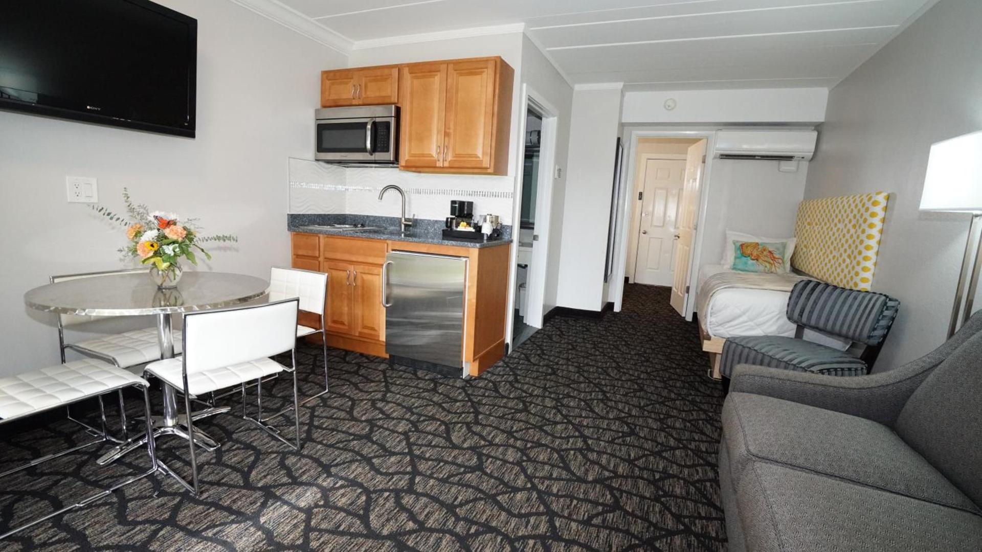 Periwinkle Inn photo 22