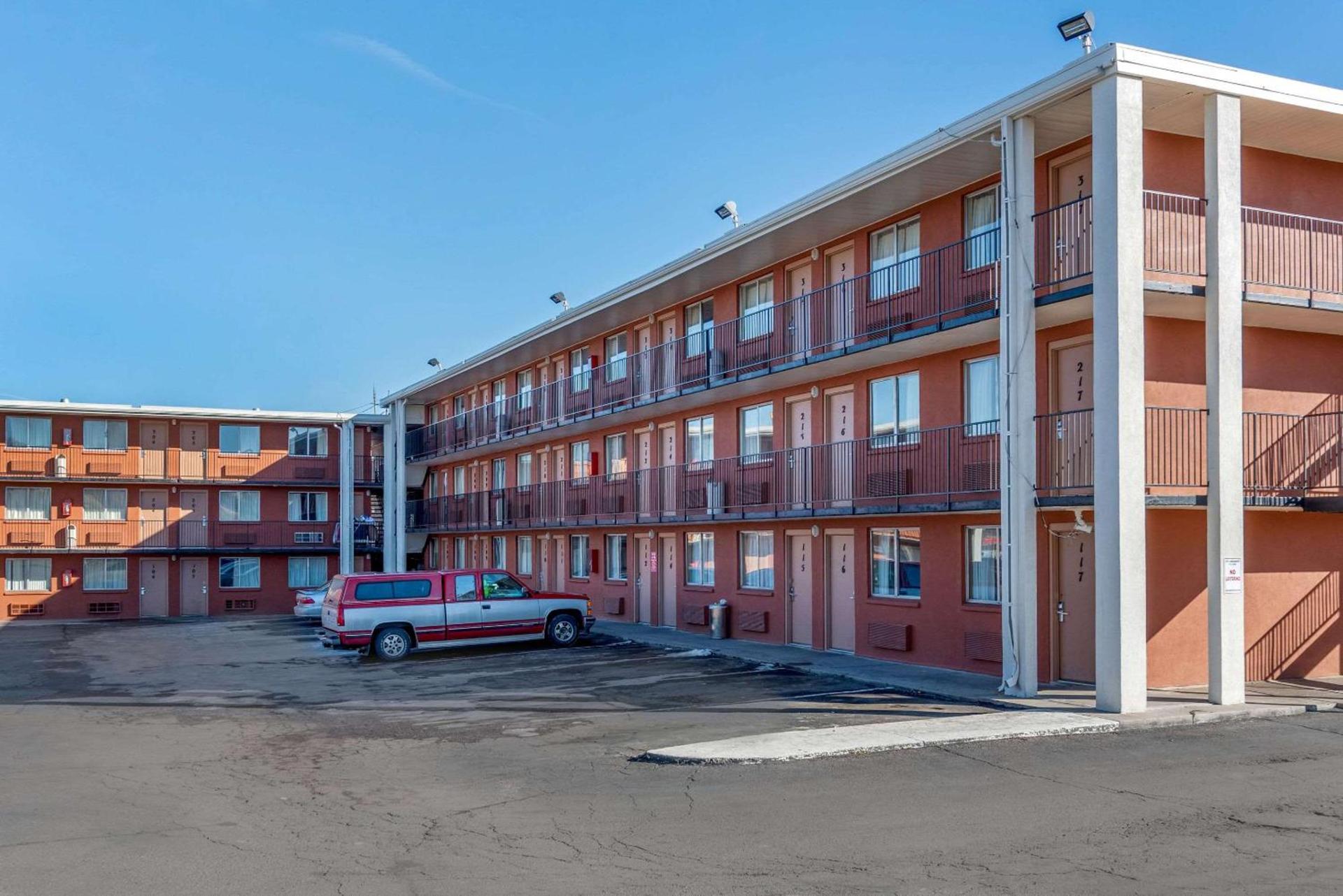 Rodeway Inn Pueblo photo 1