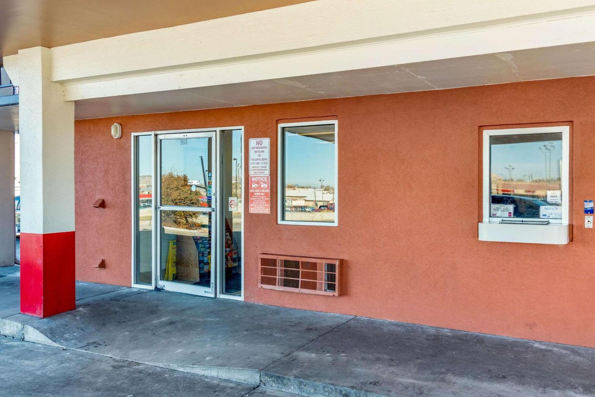 Rodeway Inn Pueblo photo 15