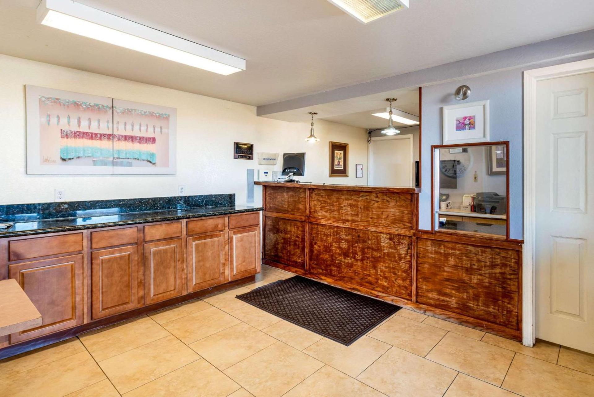 Rodeway Inn Pueblo photo 3