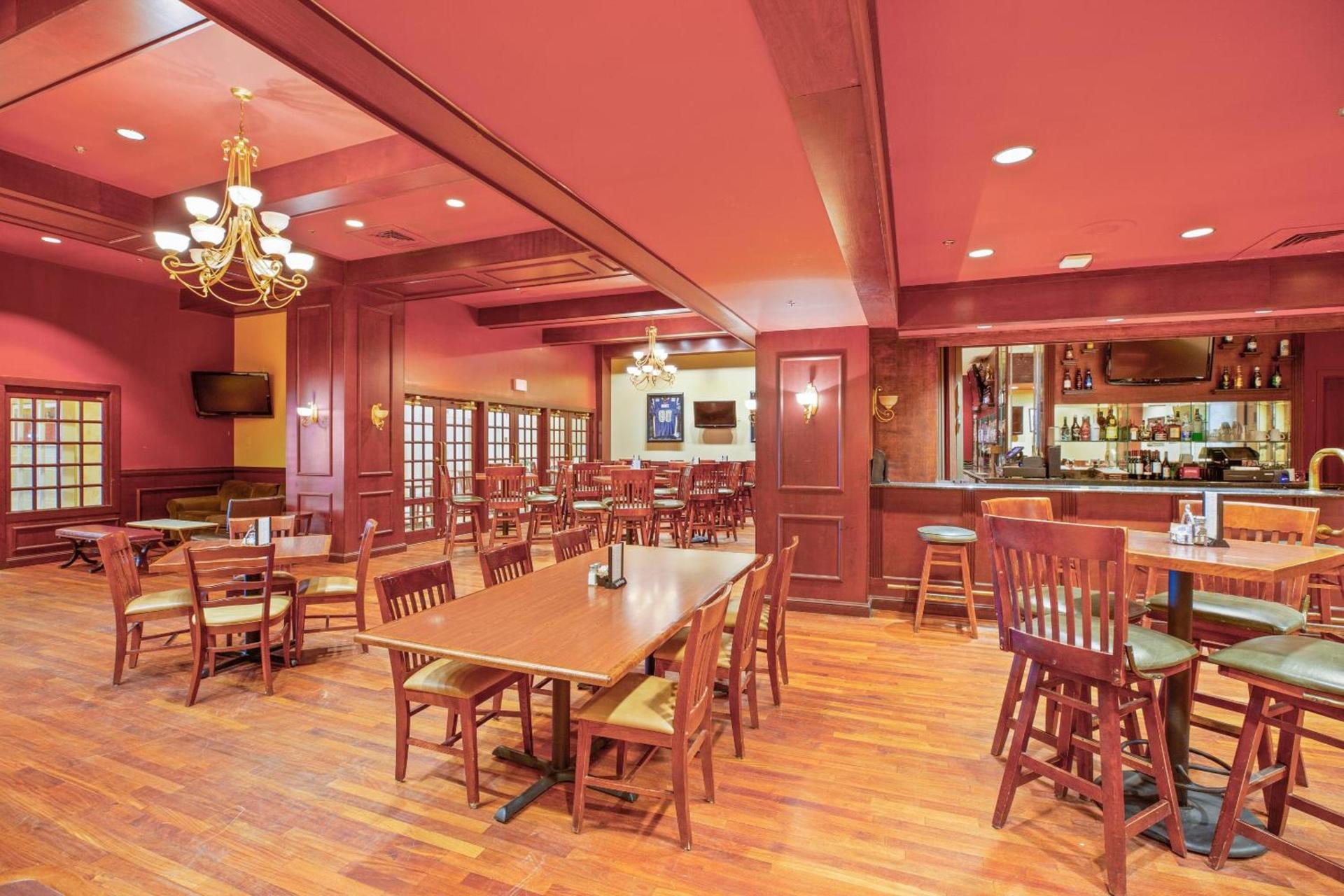 OYO Hotel St Louis Downtown City Center MO photo 18