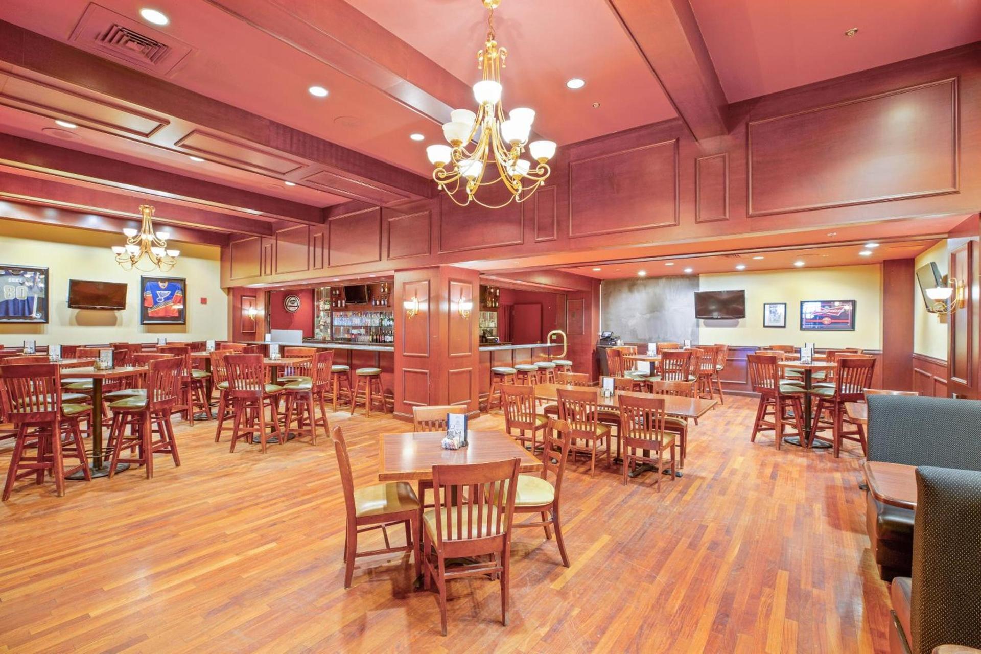 OYO Hotel St Louis Downtown City Center MO photo 15