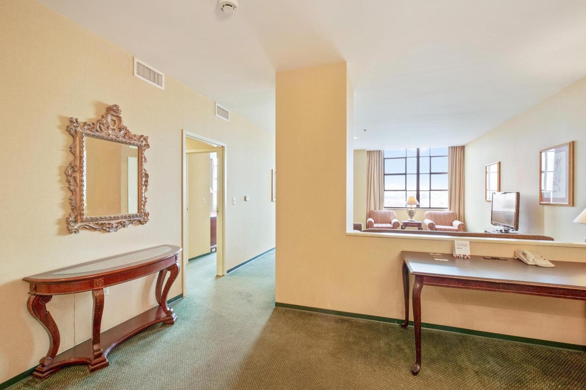 OYO Hotel St Louis Downtown City Center MO photo 90