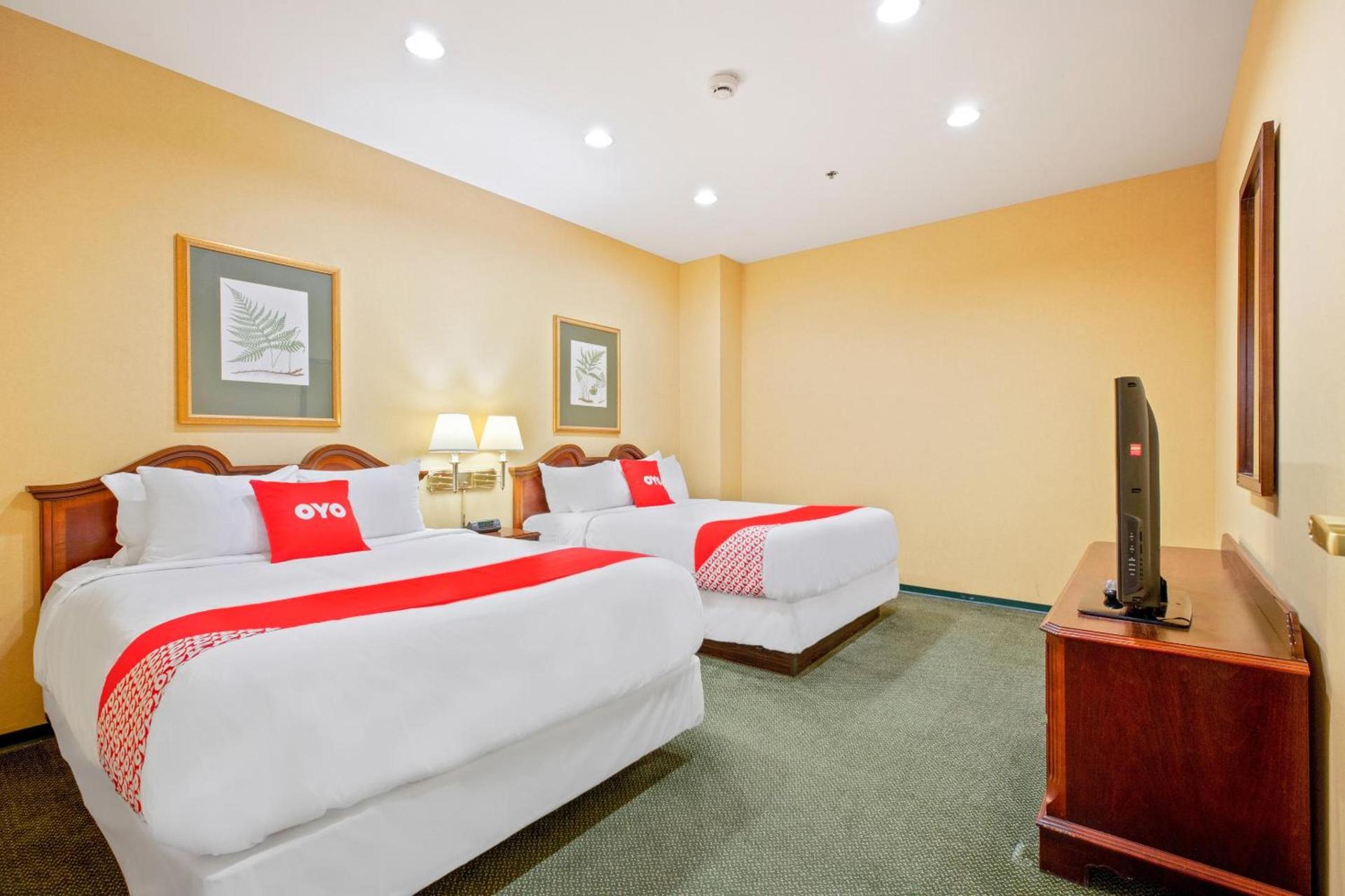 OYO Hotel St Louis Downtown City Center MO photo 22