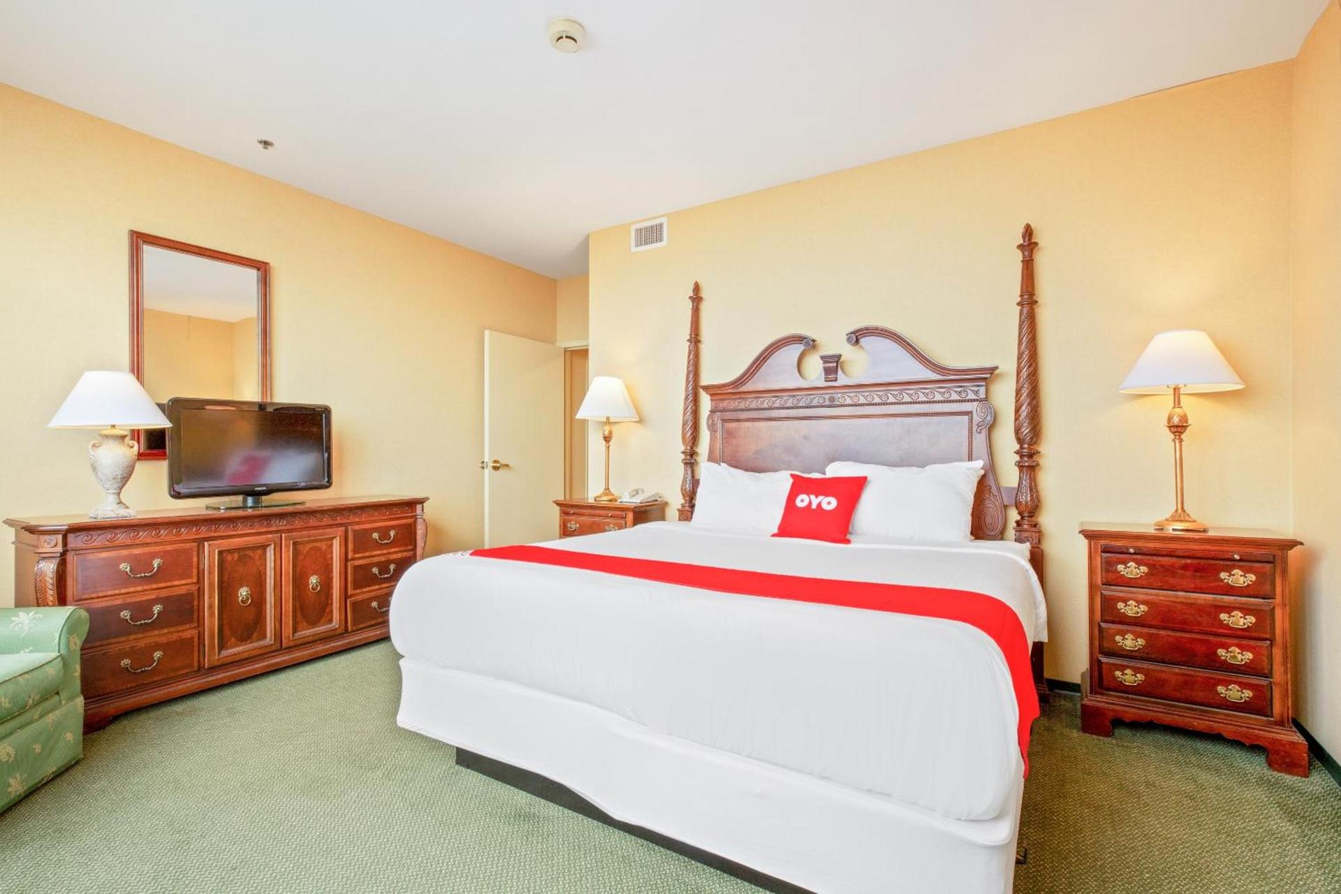 OYO Hotel St Louis Downtown City Center MO photo 47