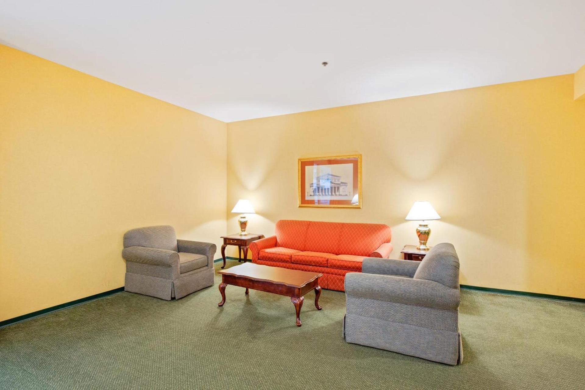 OYO Hotel St Louis Downtown City Center MO photo 50