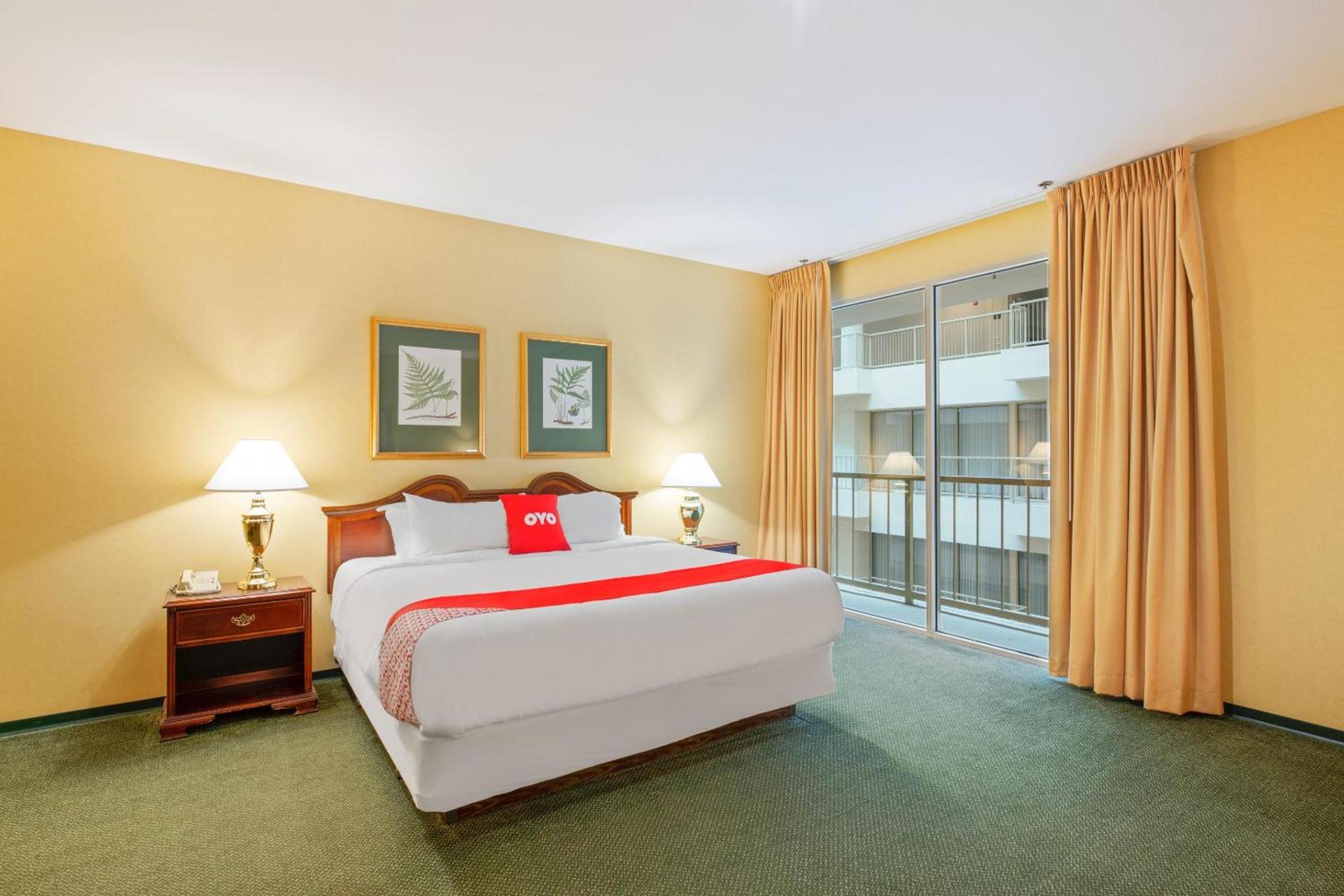 OYO Hotel St Louis Downtown City Center MO photo 20