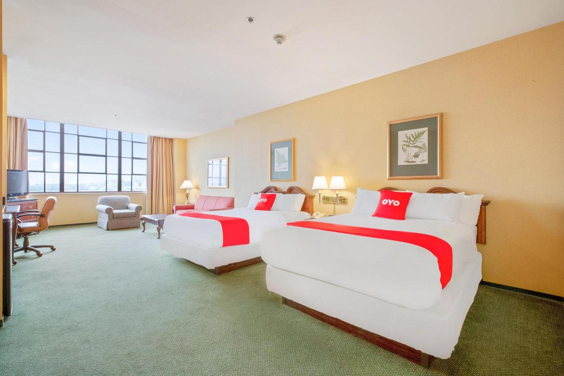 OYO Hotel St Louis Downtown City Center MO photo 36
