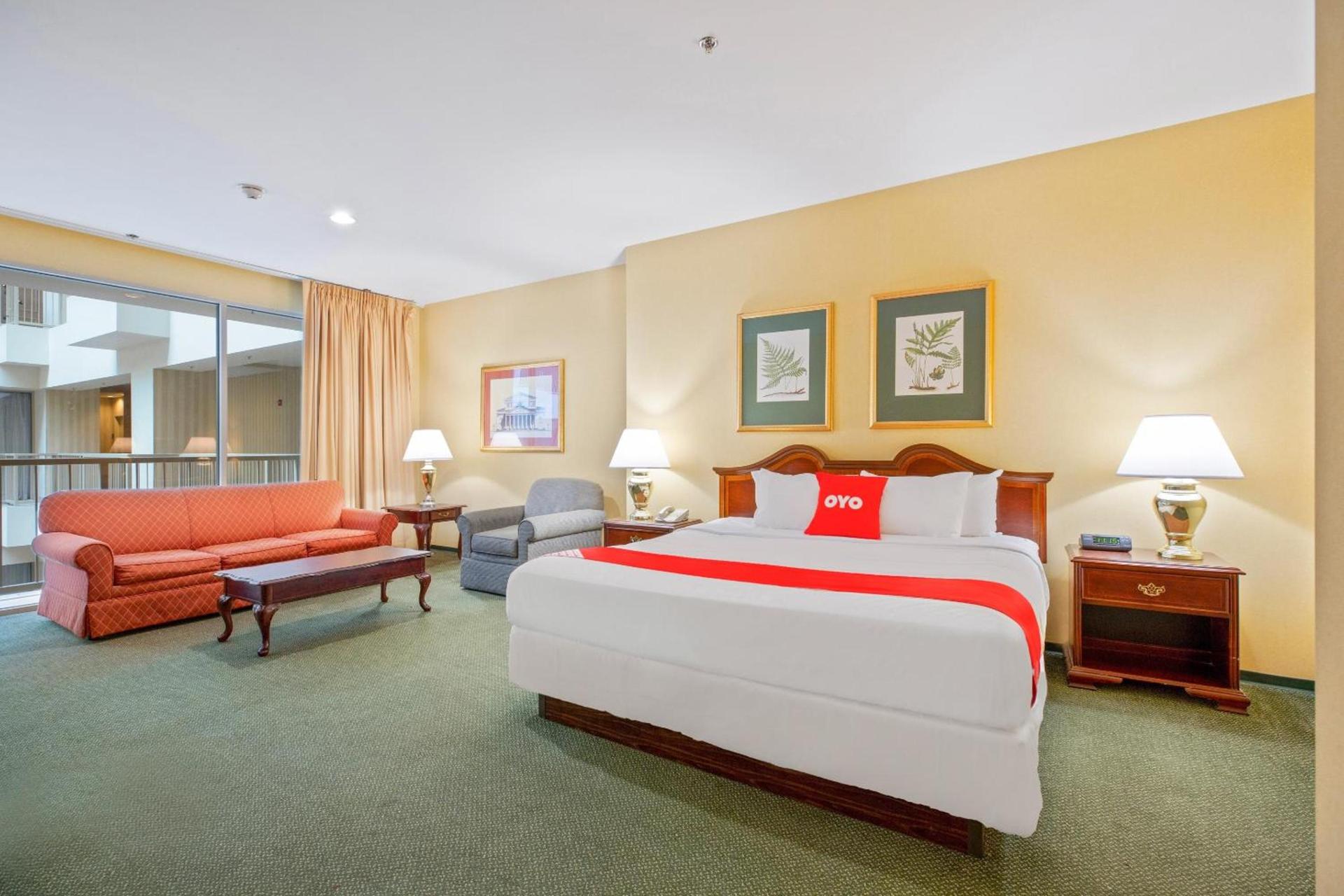 OYO Hotel St Louis Downtown City Center MO photo 32