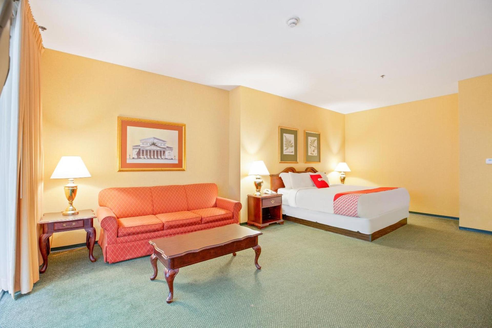 OYO Hotel St Louis Downtown City Center MO photo 25