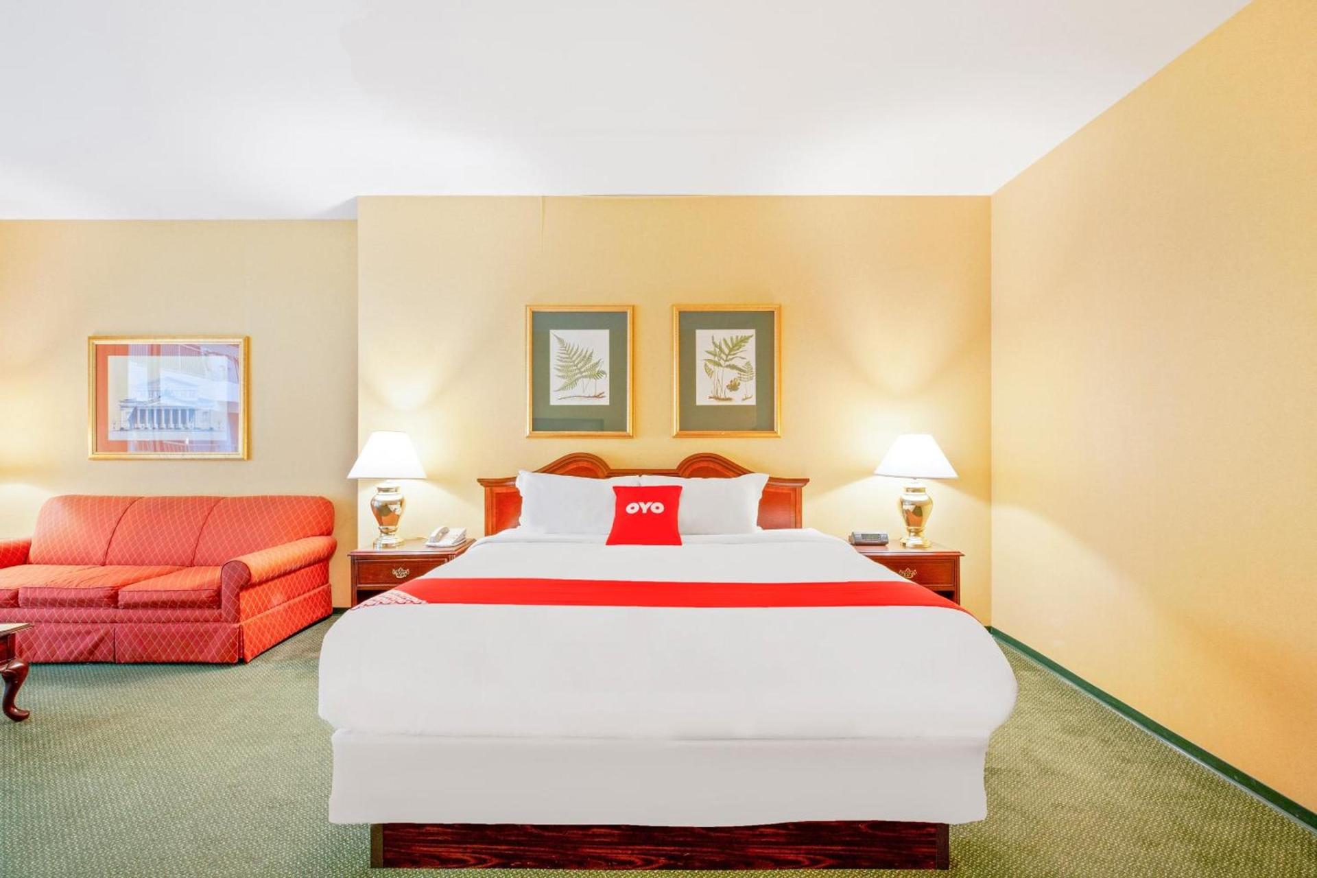 OYO Hotel St Louis Downtown City Center MO photo 23