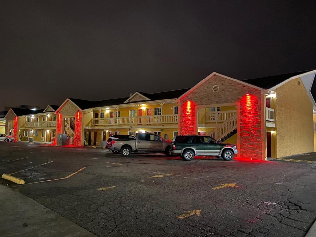 1st Interstate Inn photo 2