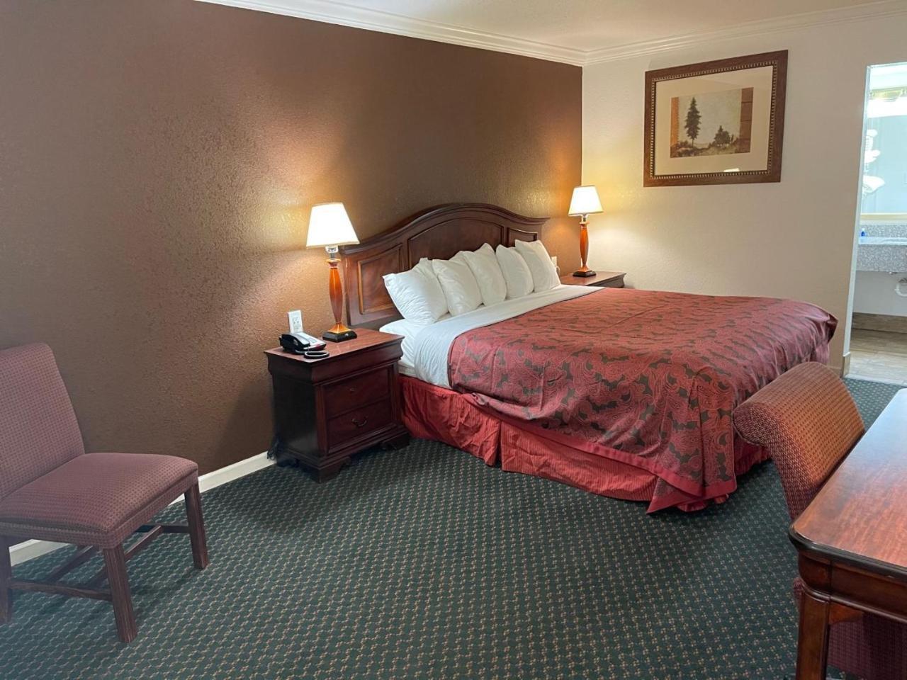 1st Interstate Inn photo 13