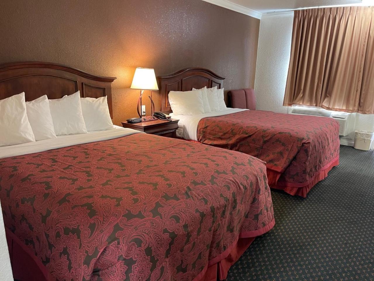 1st Interstate Inn photo 15