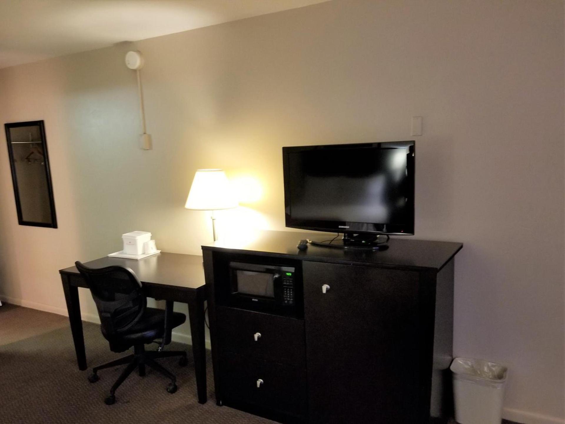 Ramada by Wyndham Washington photo 3
