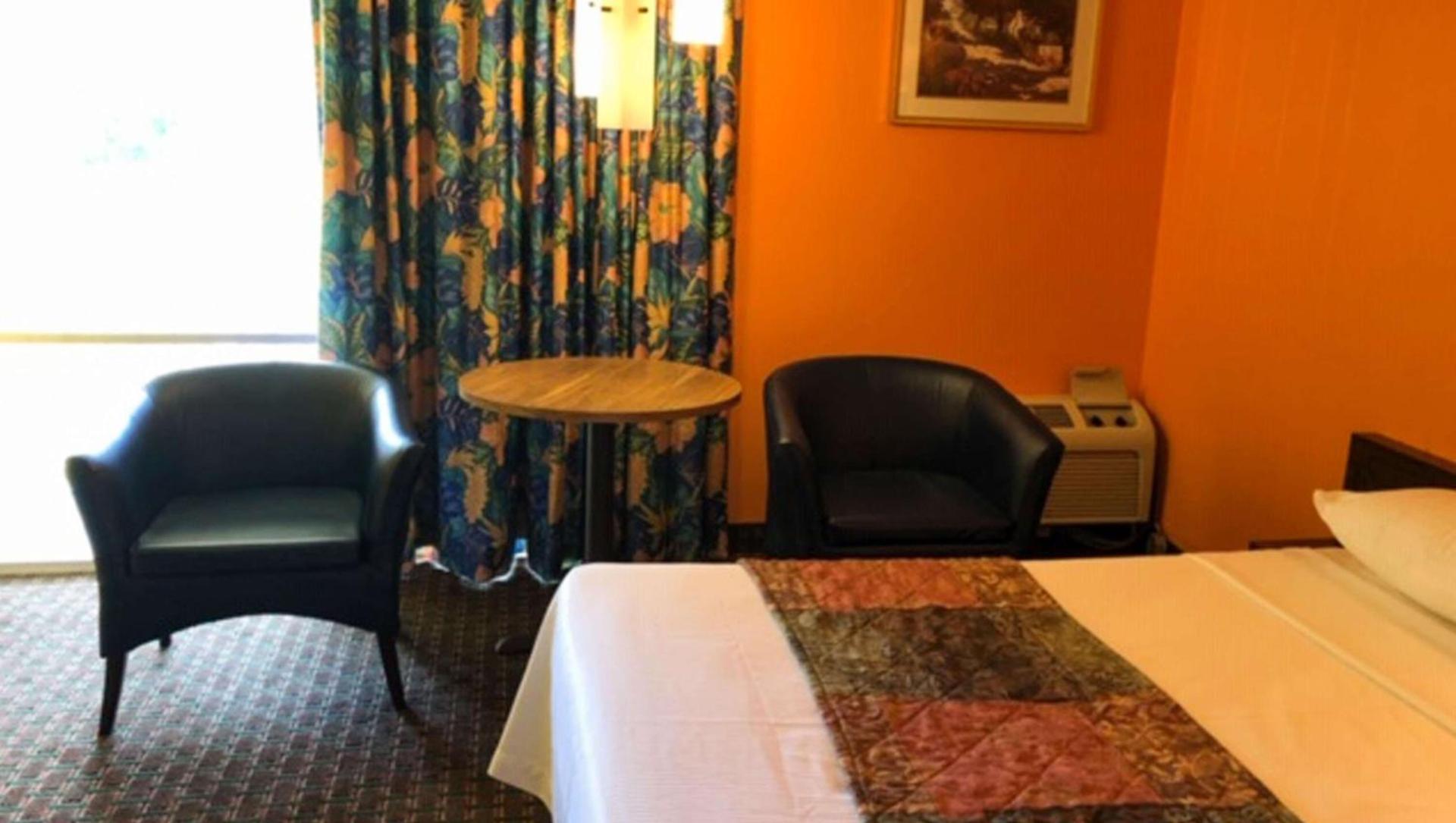 Sunset Inn Manning photo 14