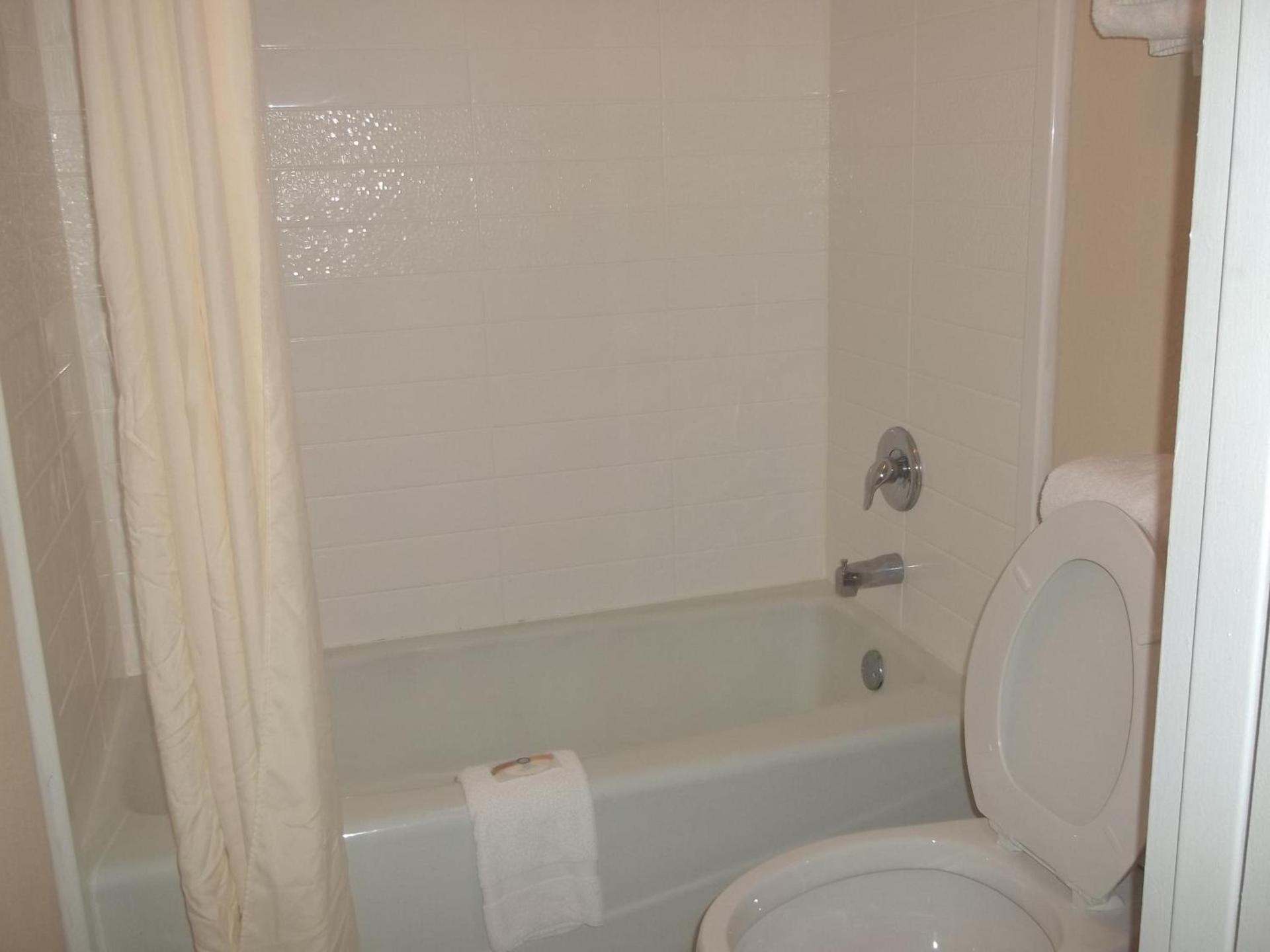 Days Inn by Wyndham Fort Lauderdale Airport Cruise Port photo 14
