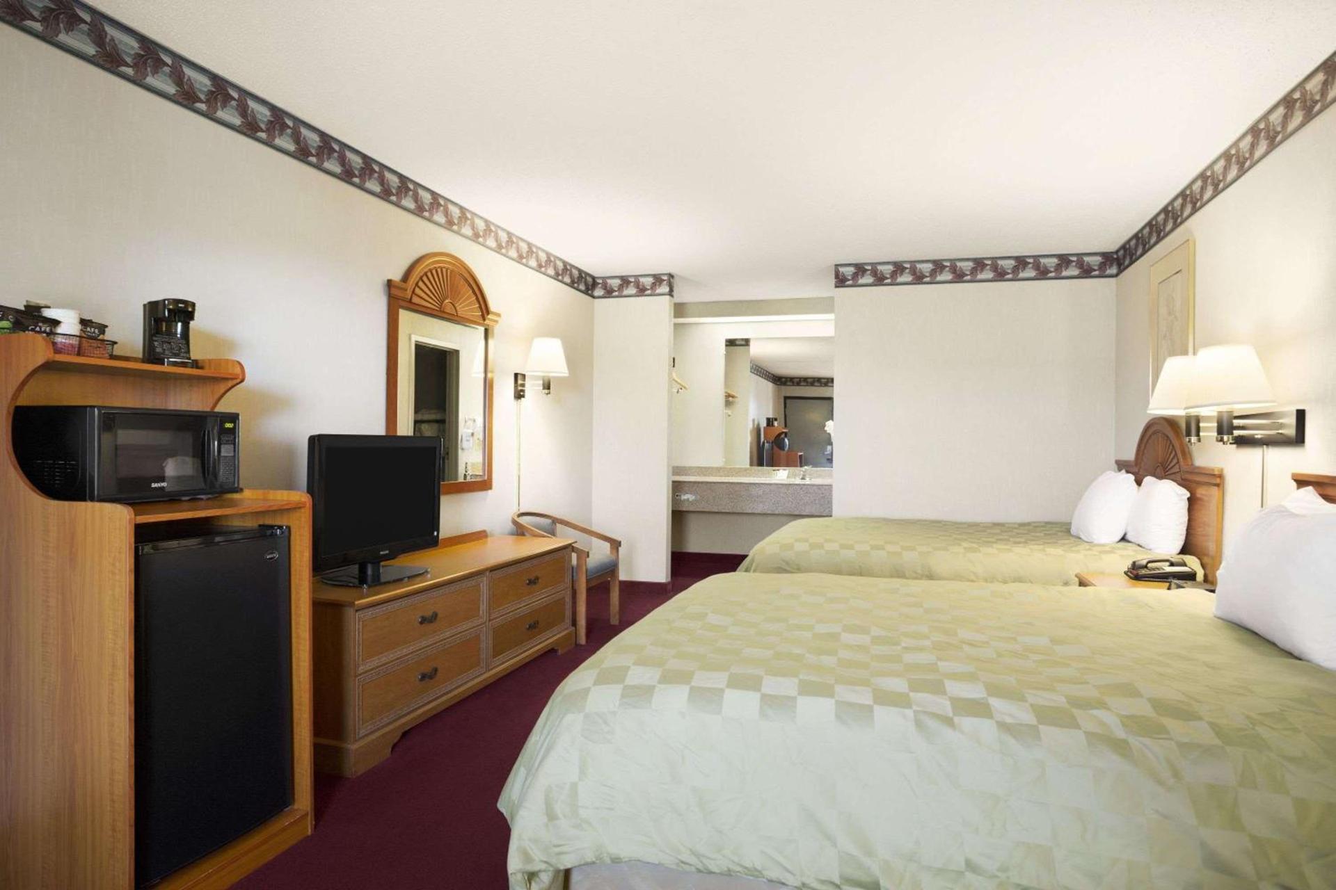 Ramada by Wyndham Batesville photo 6