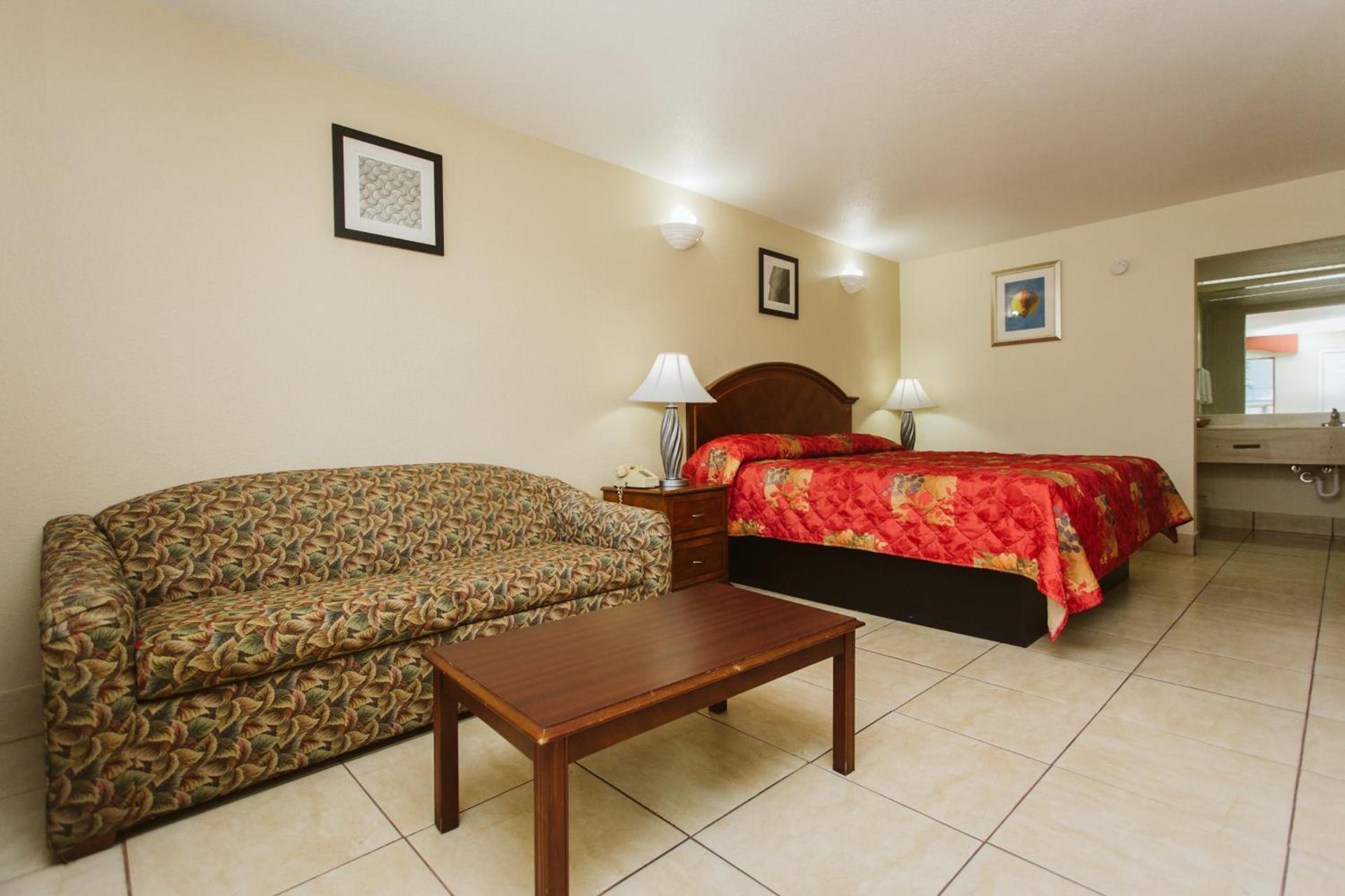 Space City Inn photo 12