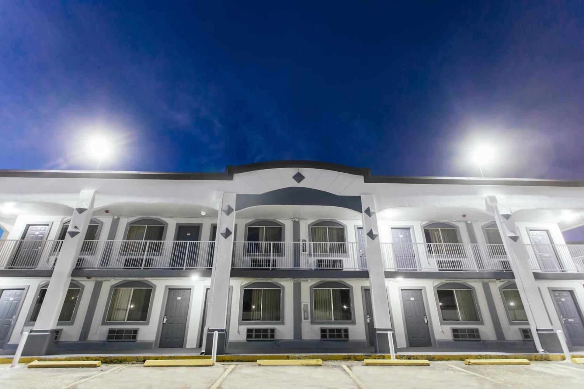 Space City Inn photo 6