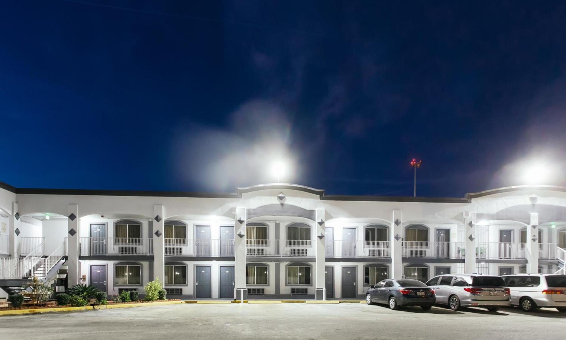 Space City Inn photo 5