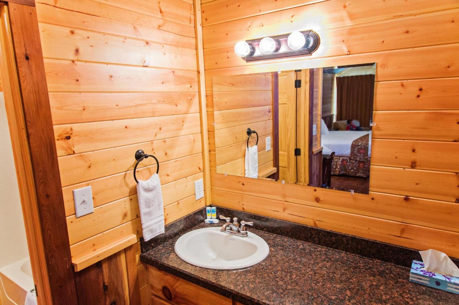 Lone Star Lodge photo 2