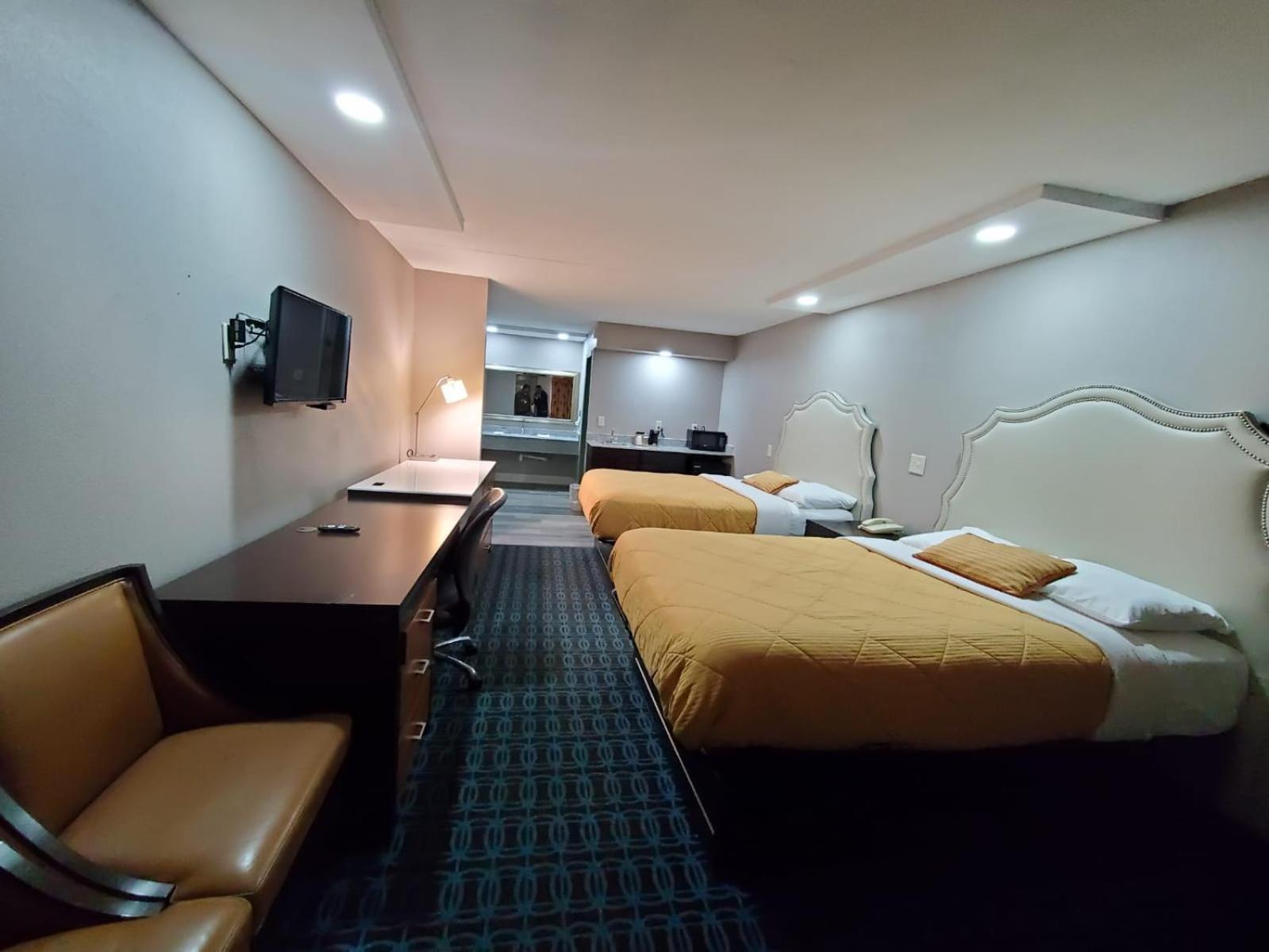 Scottish Inns & Suites photo 1