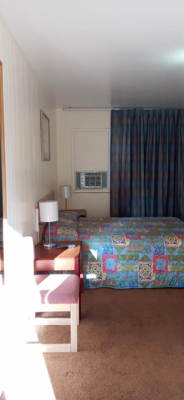 Budget Inn photo 7