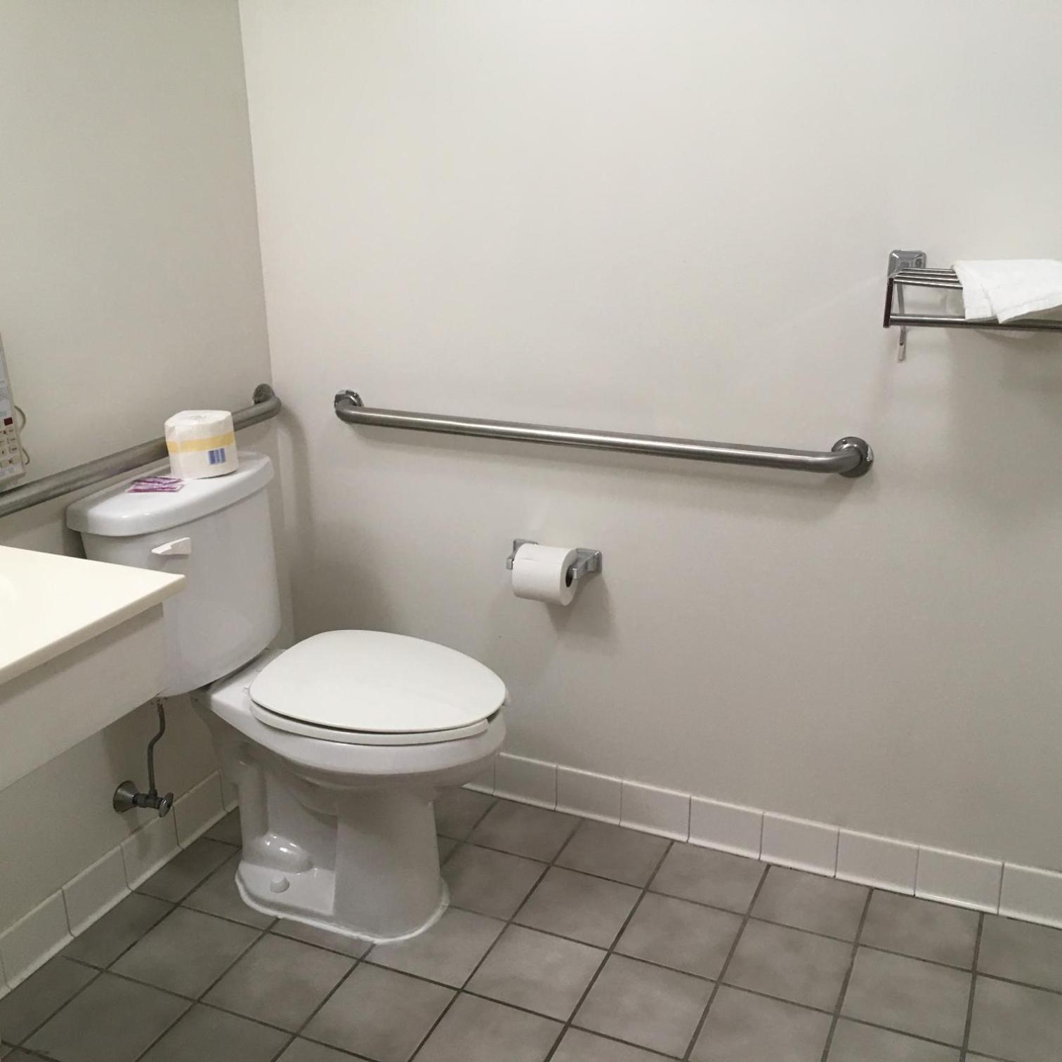 President Inn & Suites photo 13