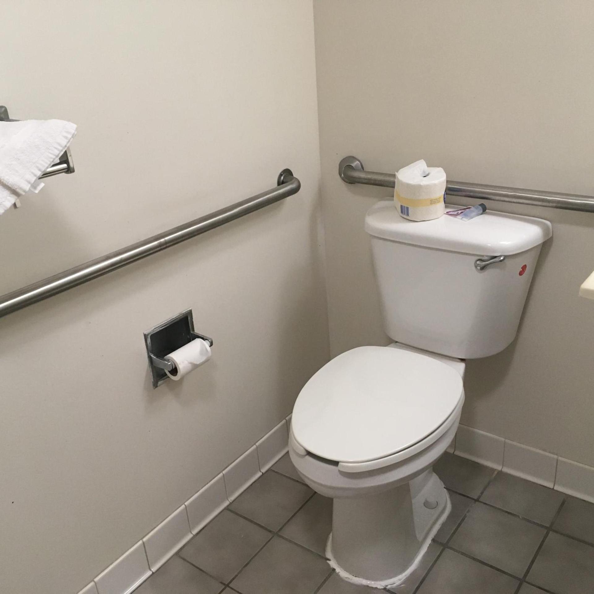 President Inn & Suites photo 12