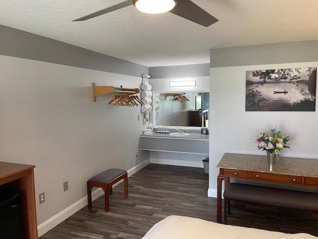 Idle Awhile Resort photo 9