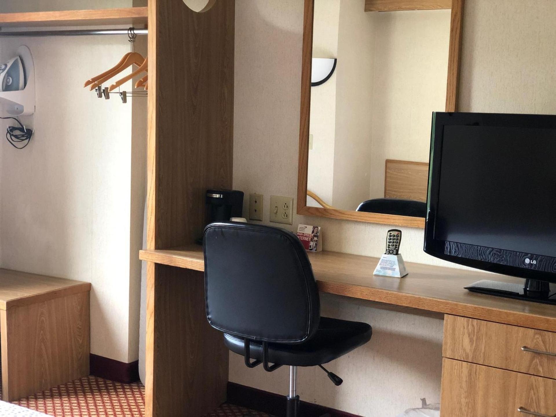AIRPORT LODGING Pittsburgh Airport photo 11