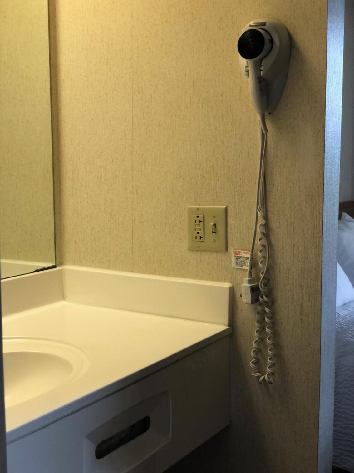 AIRPORT LODGING Pittsburgh Airport photo 35