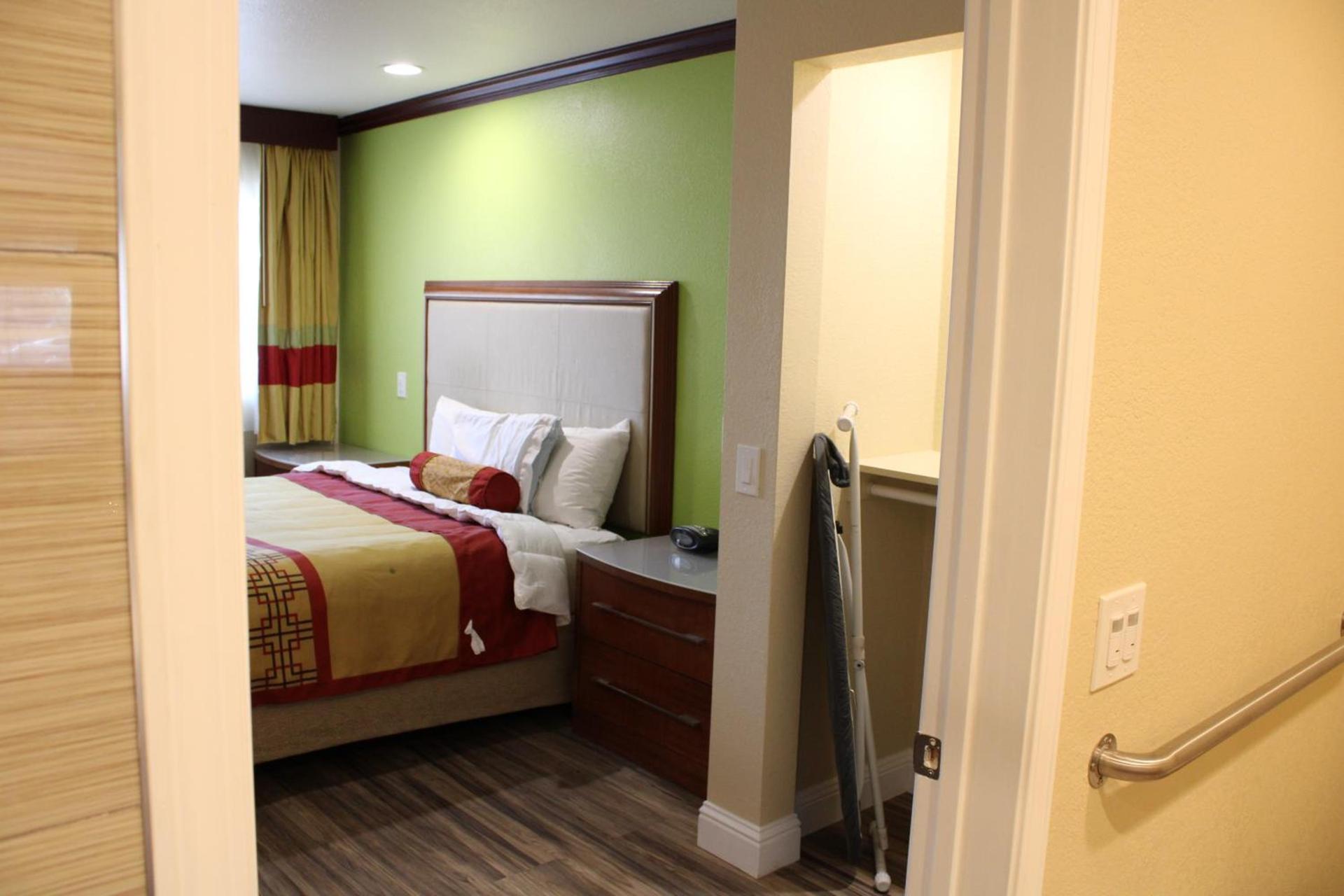 Imperial Inn Oakland photo 21