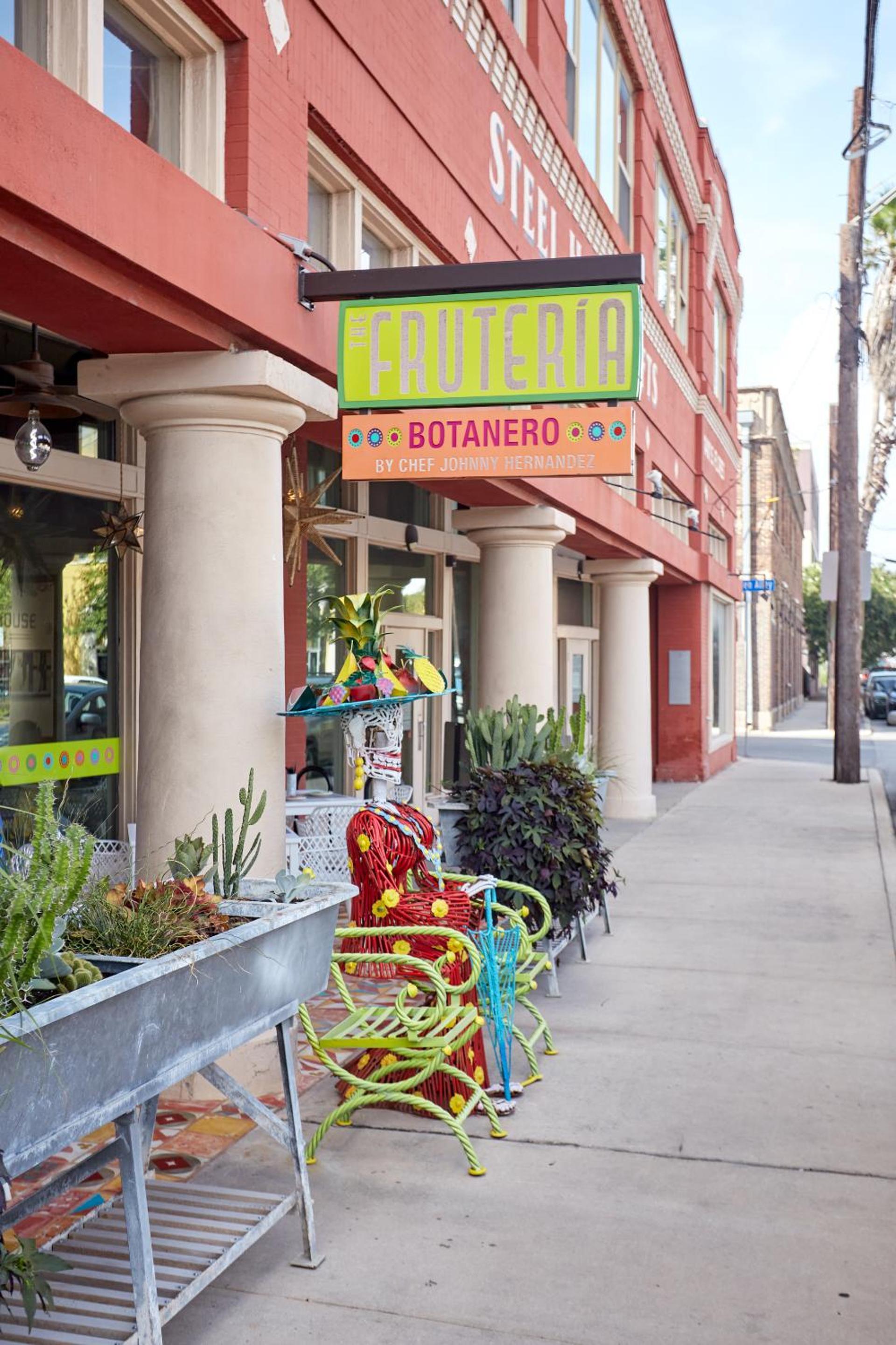 Sonder Antiques Warehouse photo 13