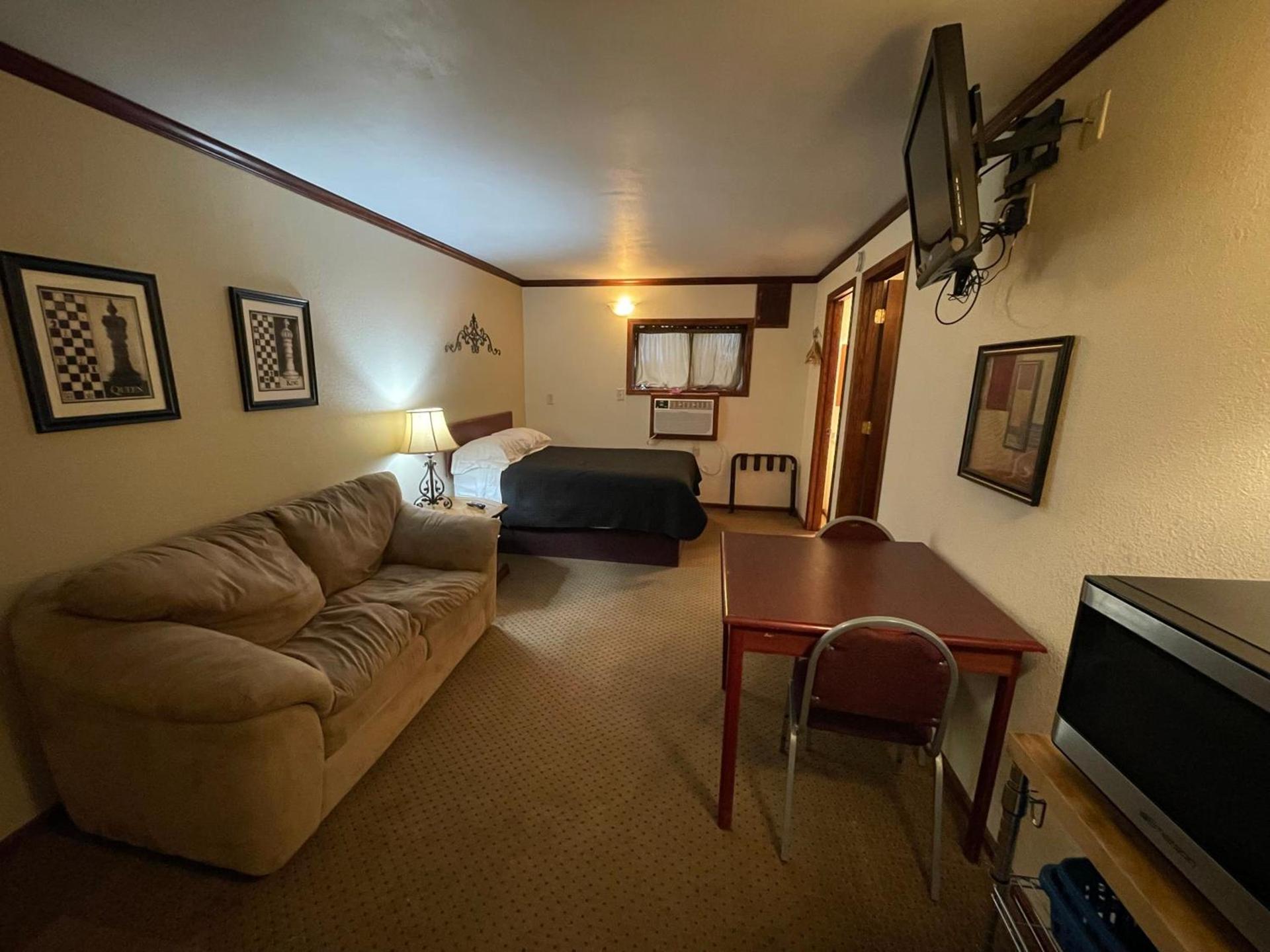 Highland Court Motel photo 44