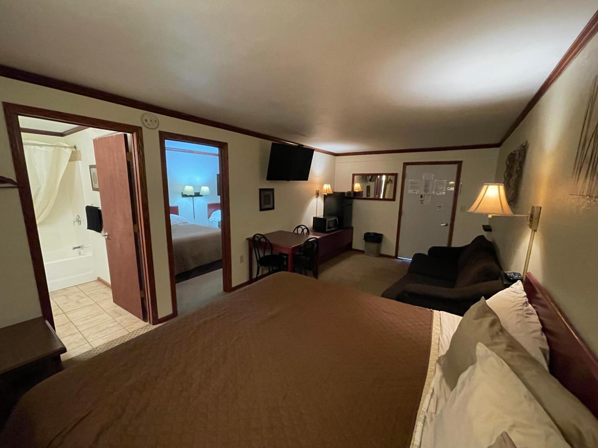 Highland Court Motel photo 13