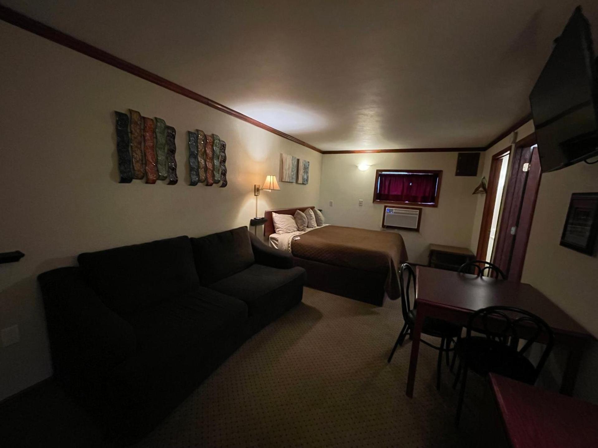 Highland Court Motel photo 45