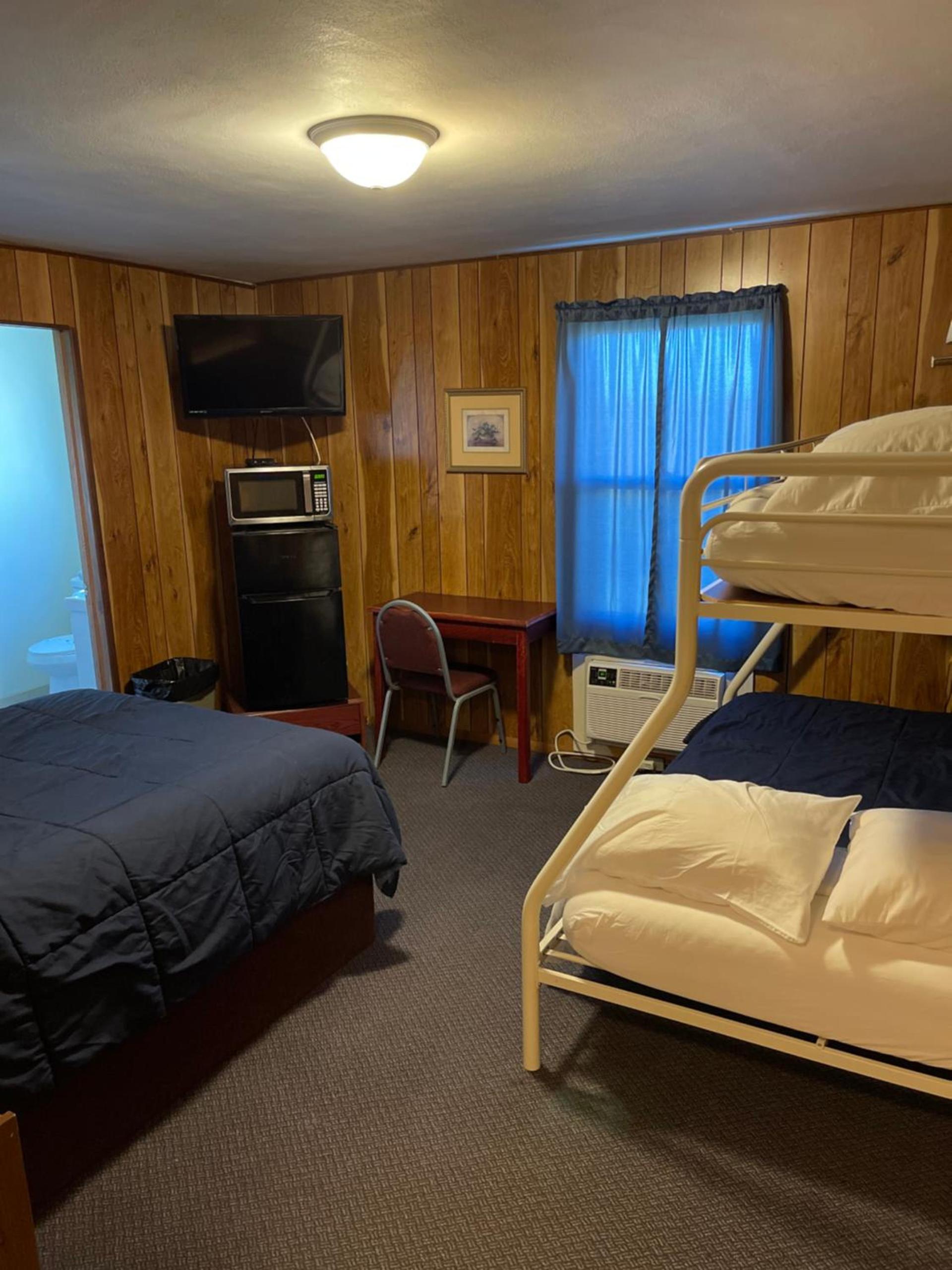 Highland Court Motel photo 10