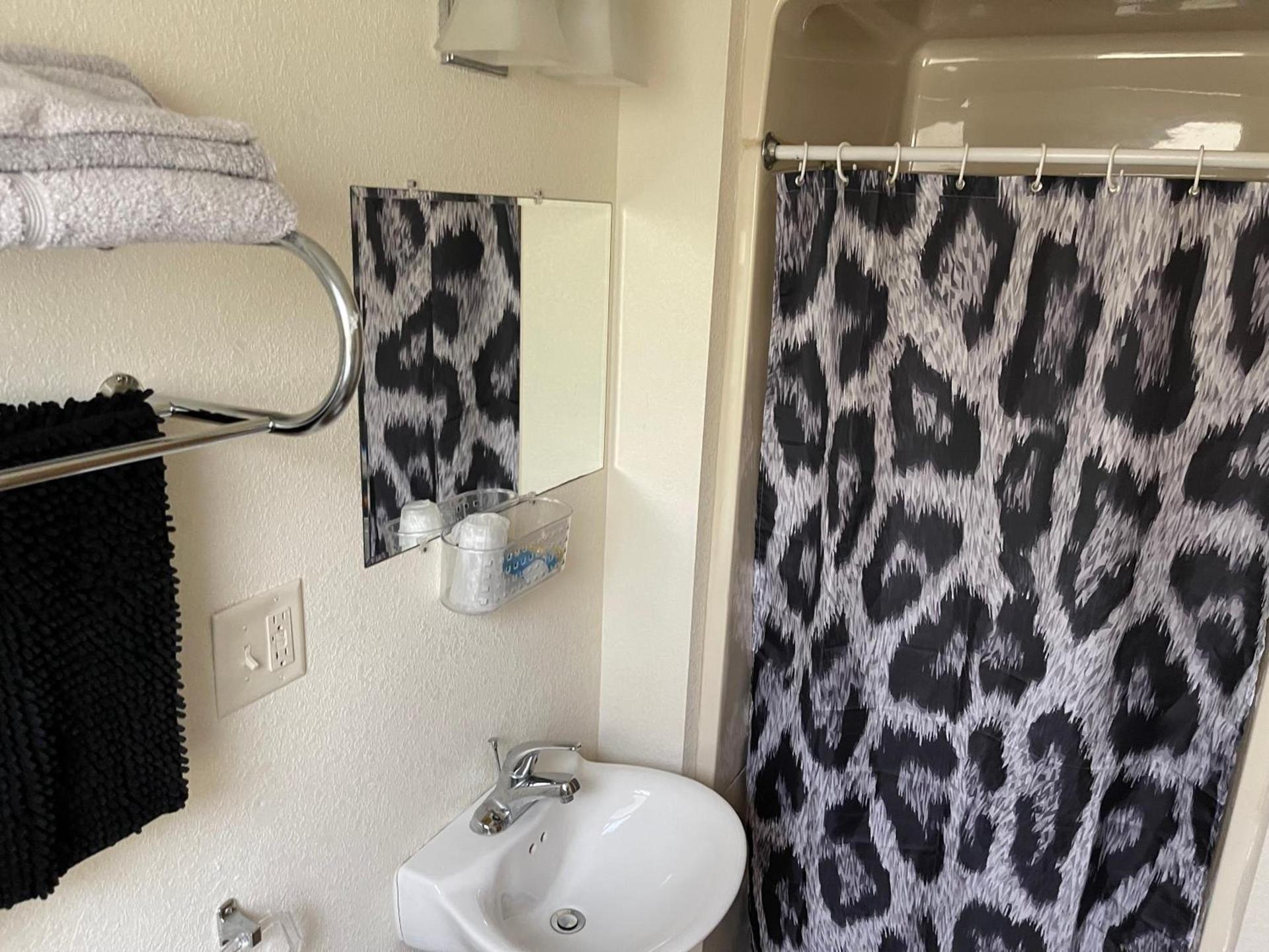 Highland Court Motel photo 34