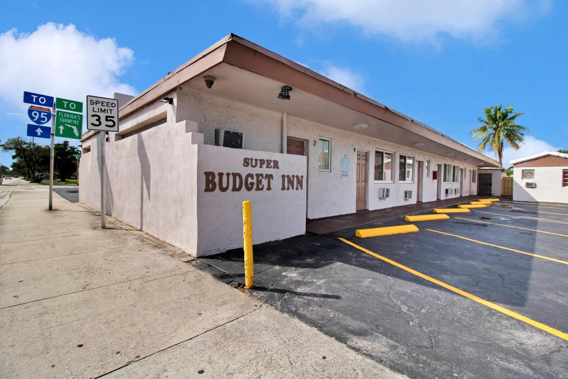 Super Budget Inn photo 1