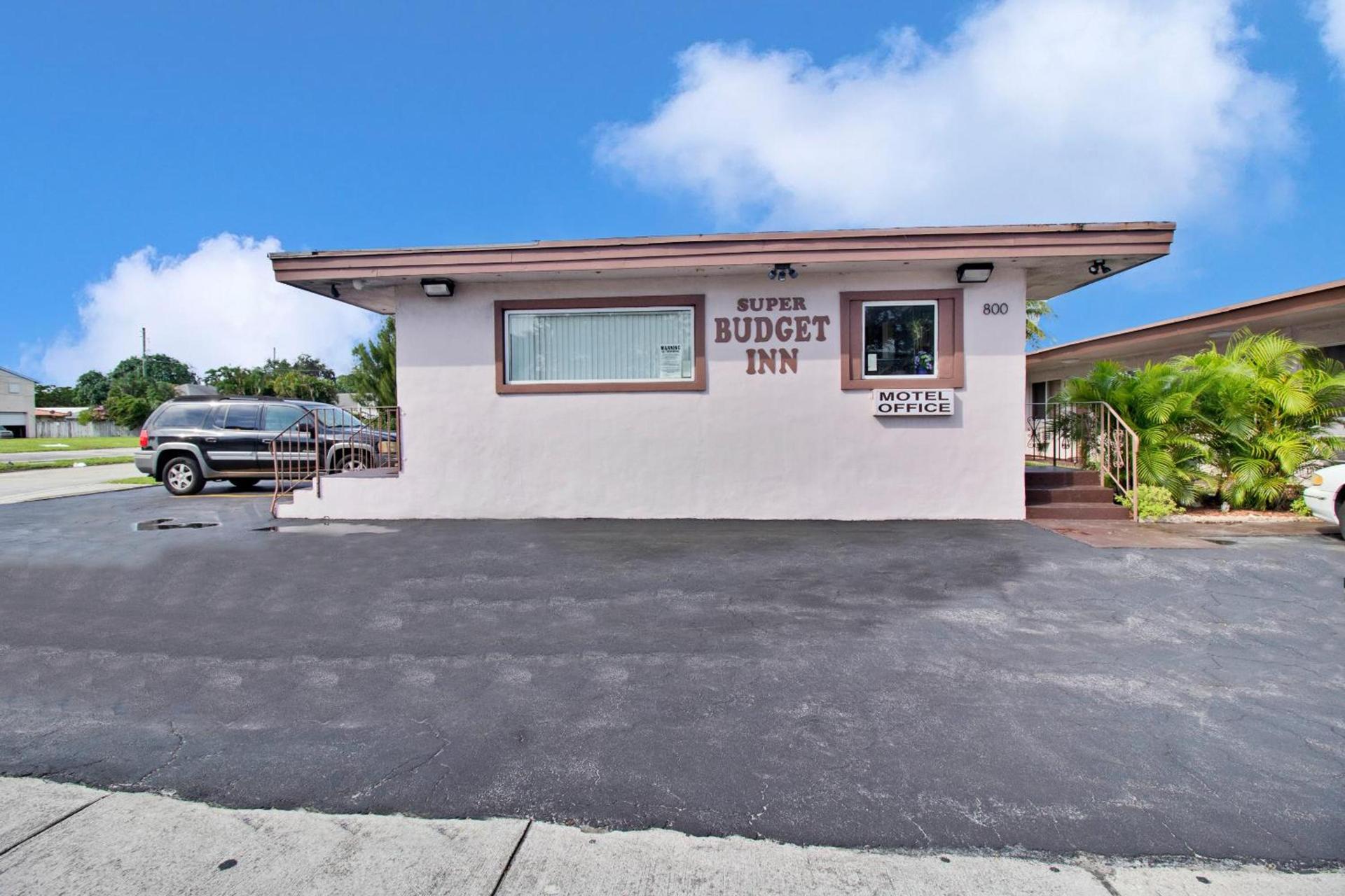 Super Budget Inn photo 10