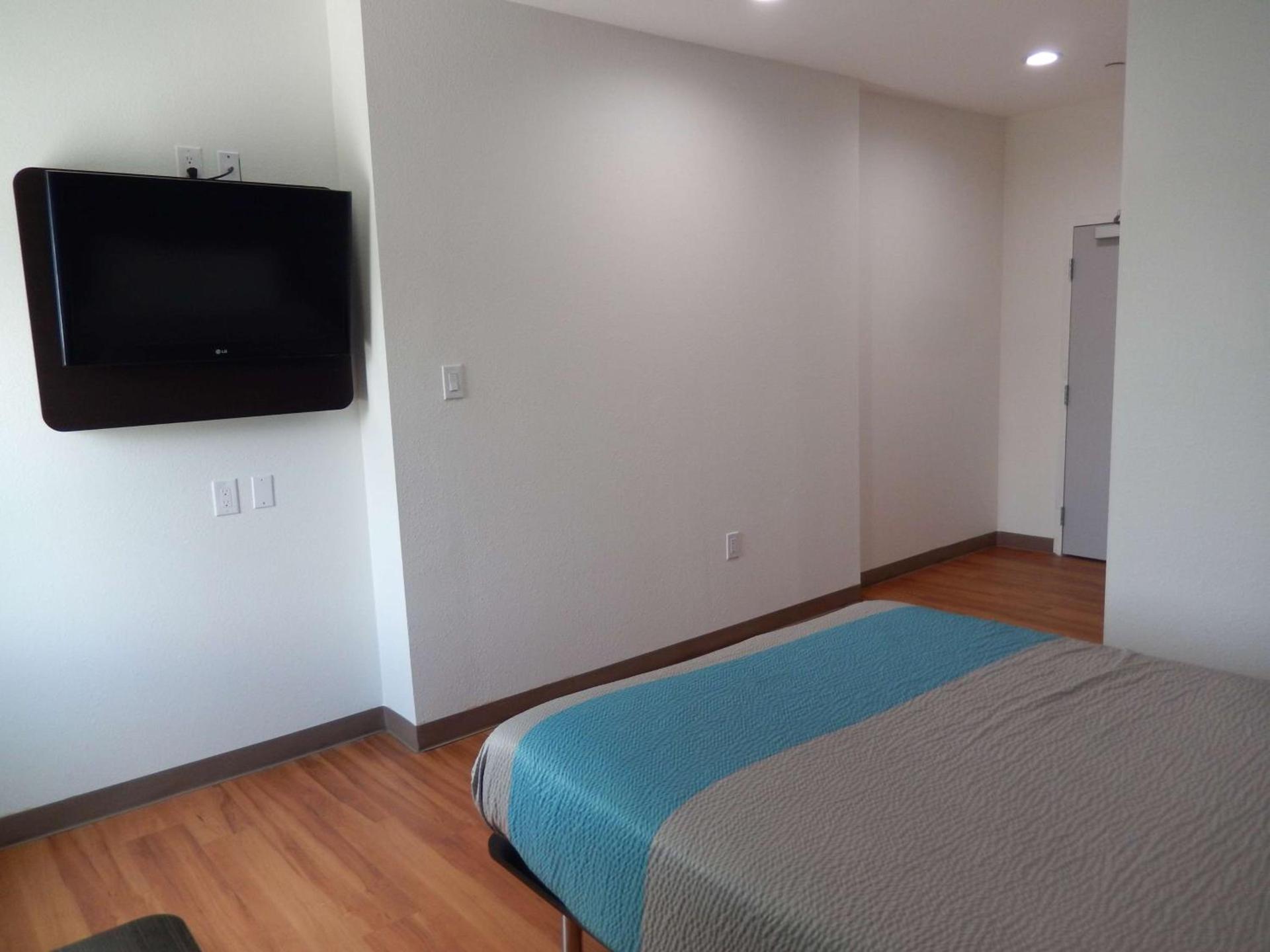 Motel 6-Houston, TX - Downtown North photo 16
