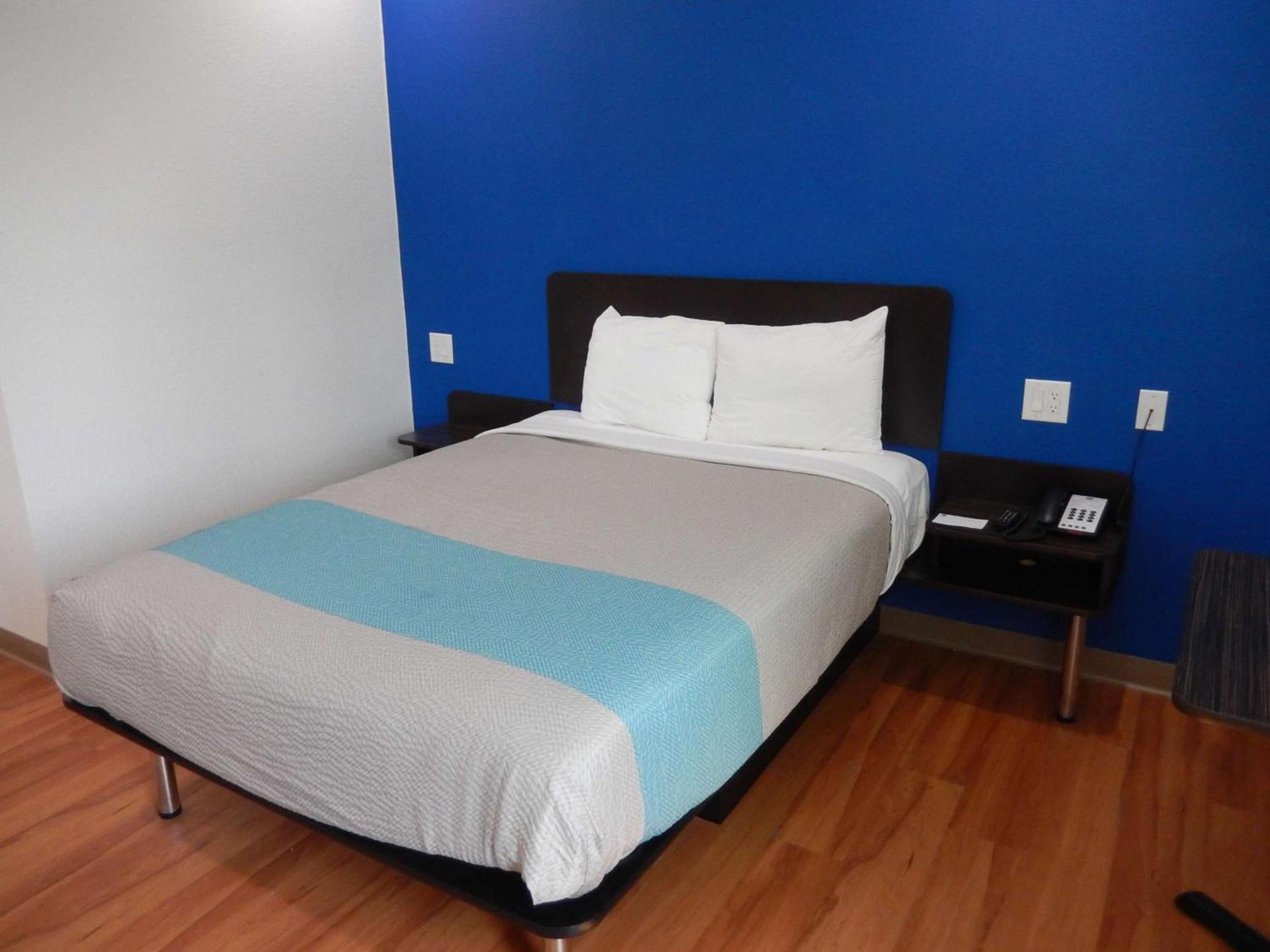 Motel 6-Houston, TX - Downtown North photo 12