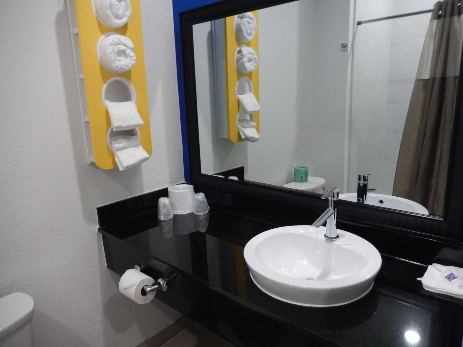 Motel 6-Houston, TX - Downtown North photo 22