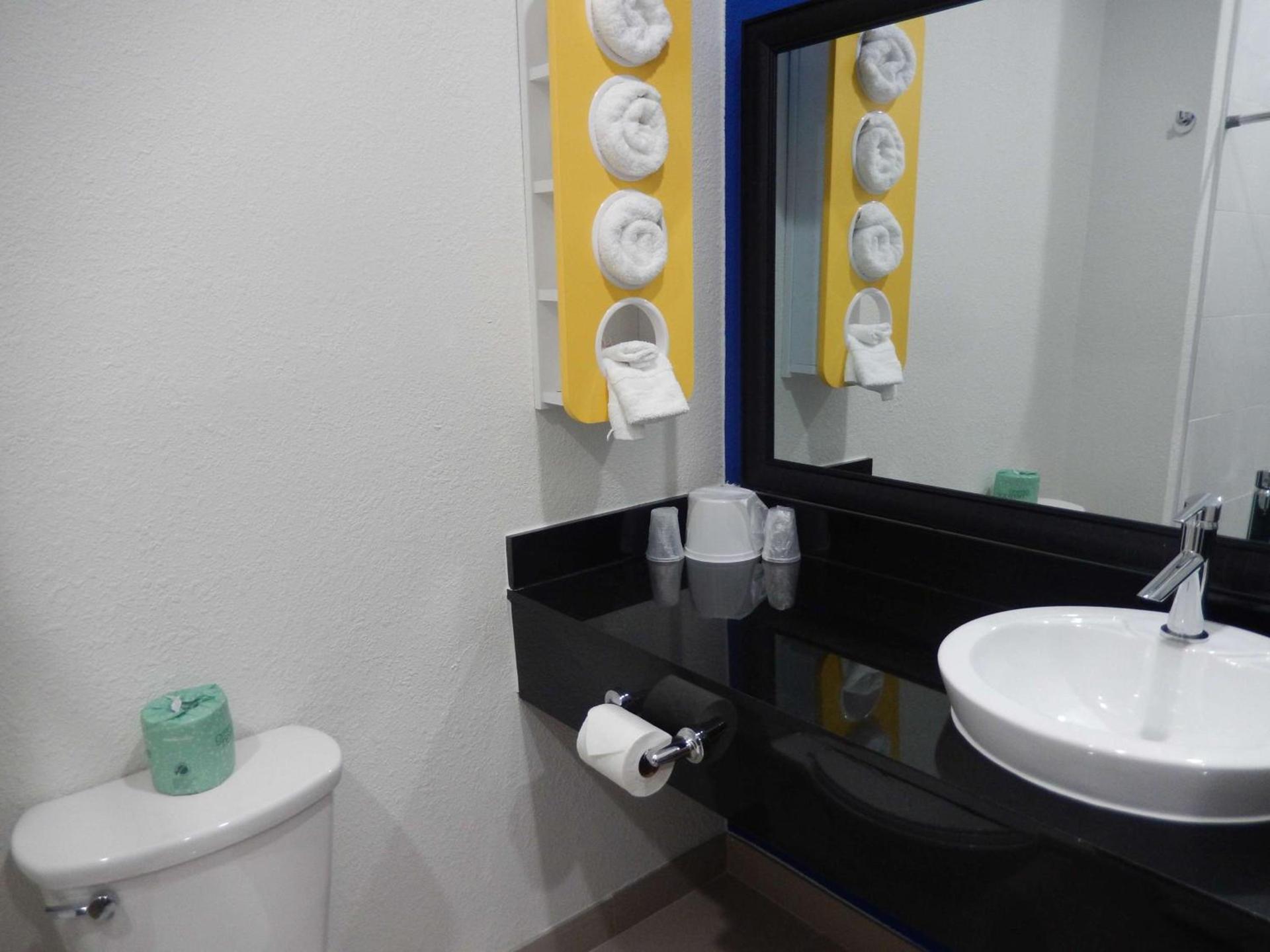 Motel 6-Houston, TX - Downtown North photo 24