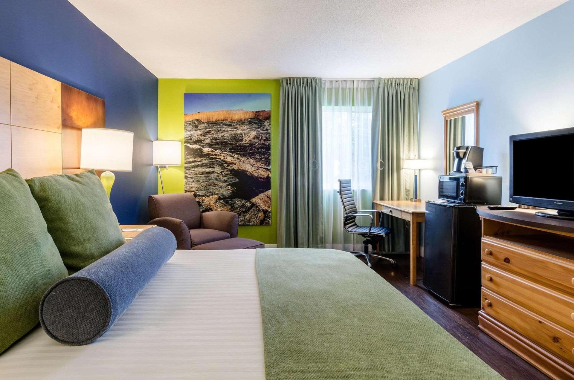 Clarion Hotel Seekonk - Providence photo 18